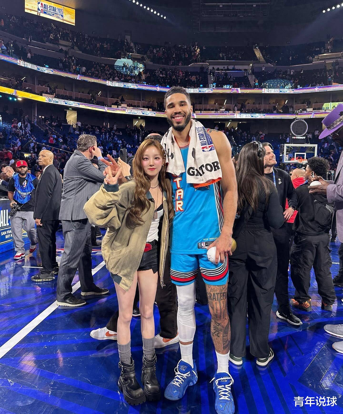 包含NBA全明星周末活动即将启动，球迷期待高潮的词条